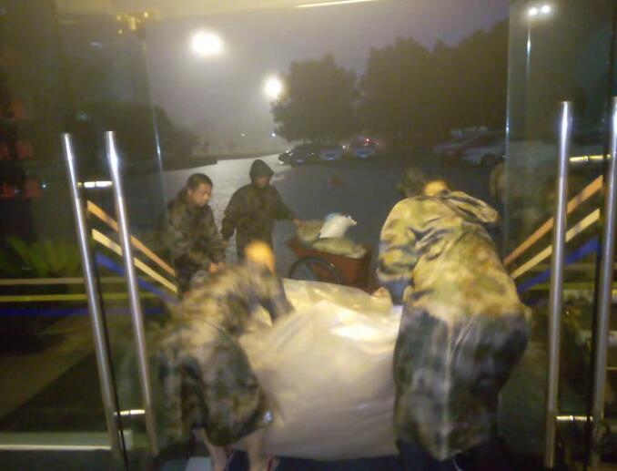 襄陽安保人員不應(yīng)該出現(xiàn)哪些行為？湖北獵鷹保安公司為你介紹！