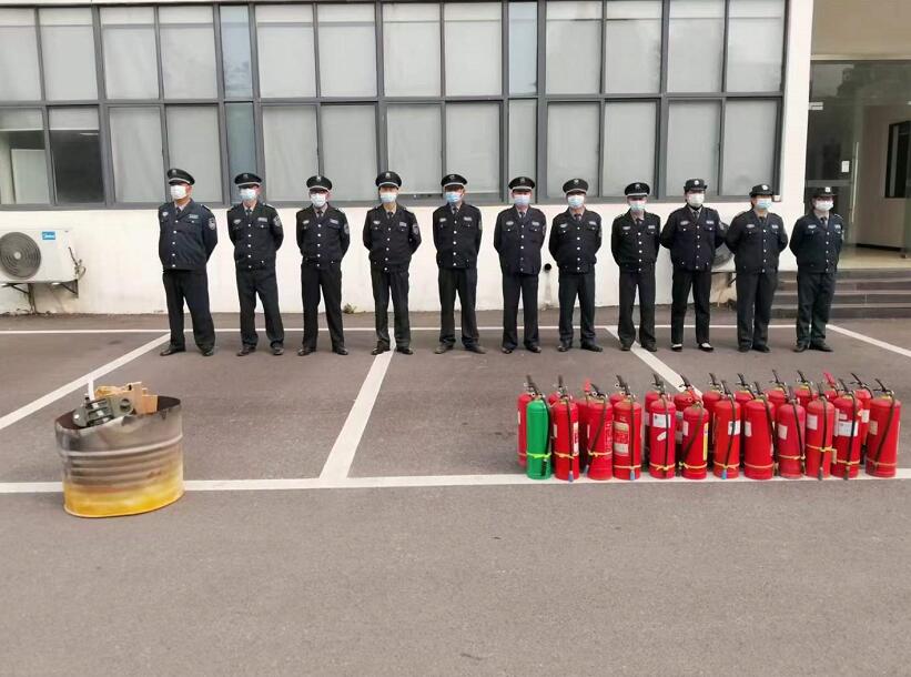 襄陽獵鷹保安招聘公司給您介紹一下泡沫滅火器的種類及工作原理！