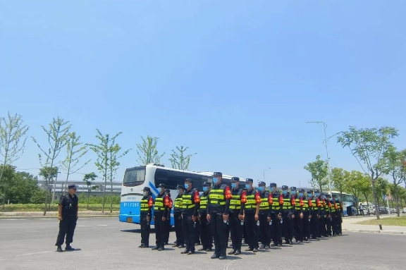在襄閉幕！獵鷹保安圓滿完成“大藝展”安保任務(wù)