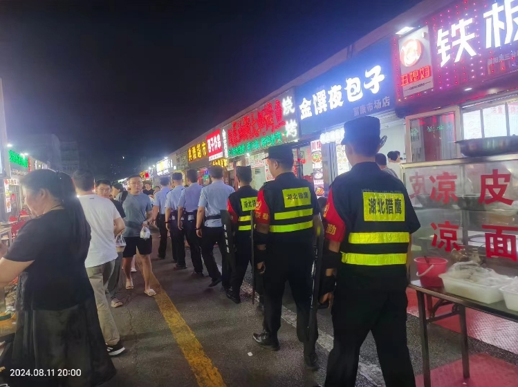 面對不同的工作環(huán)境和需求，保安工作人員該如何應(yīng)對？